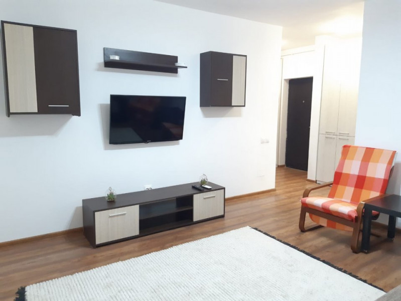 Prima inchiriere, Garsoniera cu Centrala si Parcare la Metrou Aparatori