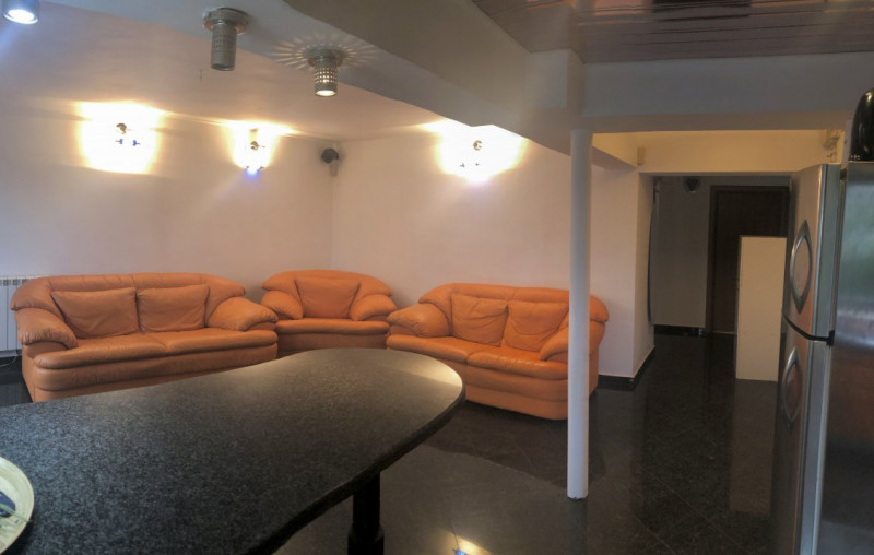 De vânzare 3 camere Decebal stradal