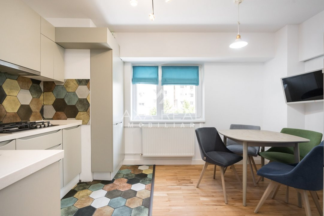 De închiriat 4 camere Pta Unirii