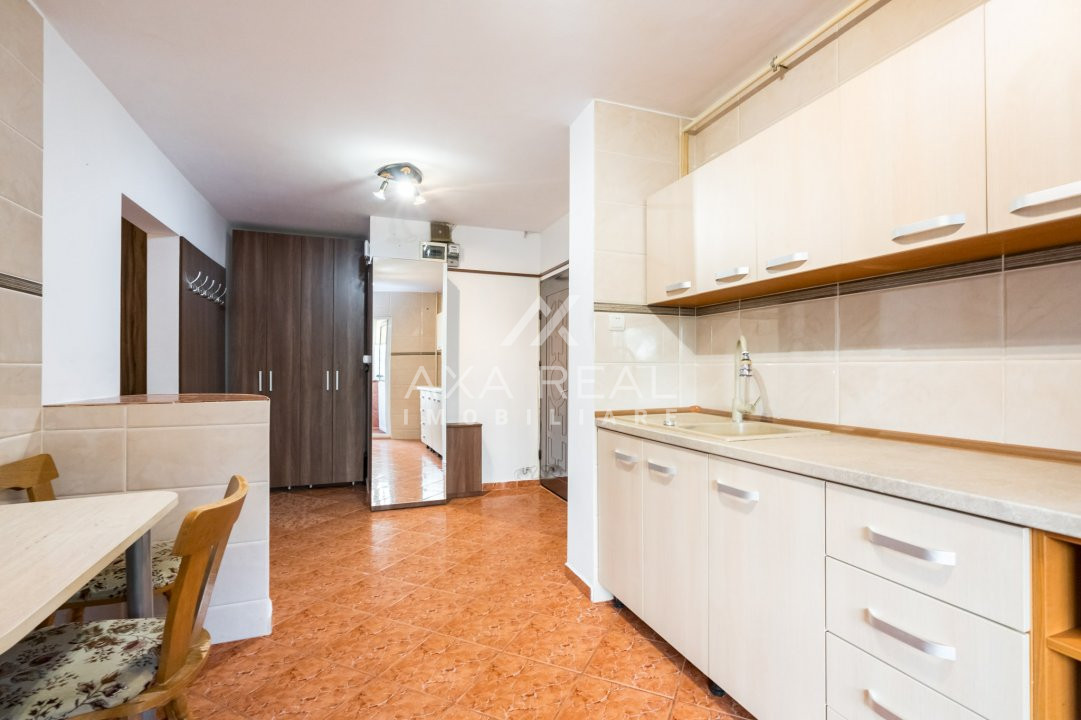 3 Camere Chic în Rahova: in bloc anvelopat din 1986