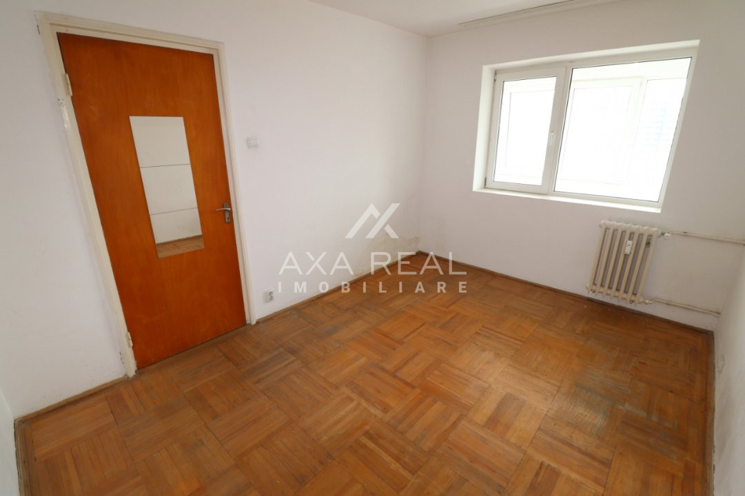 Titan - Liviu Rebreanu  - zona verde - necesita renovare 