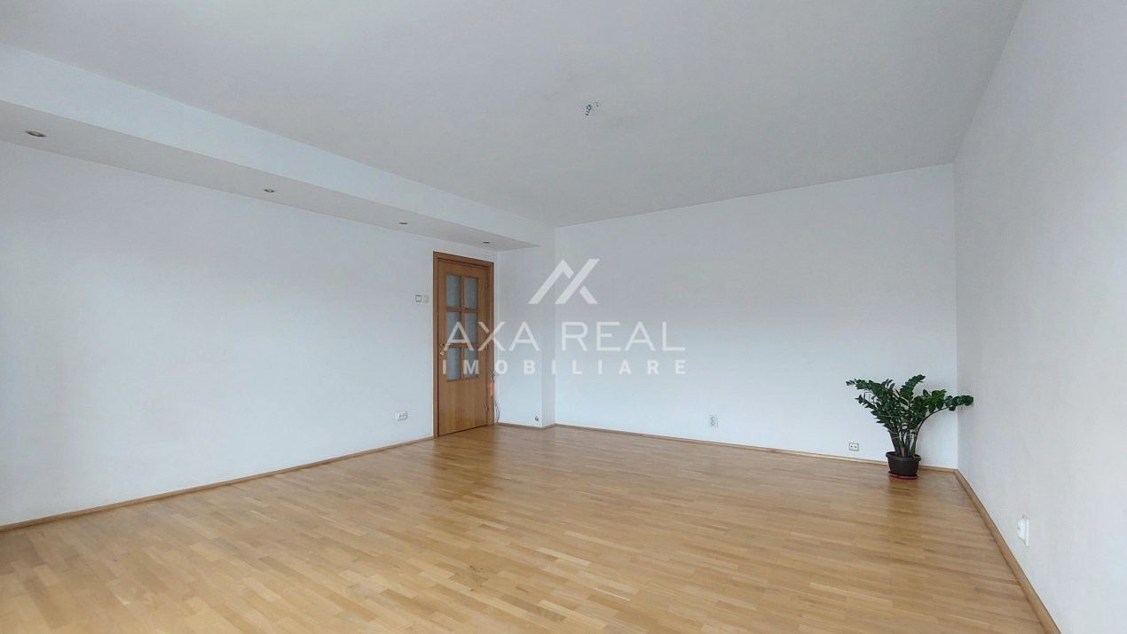 De vanzare 4 camere: spațiu, lumină și intimitate - central: Decebal