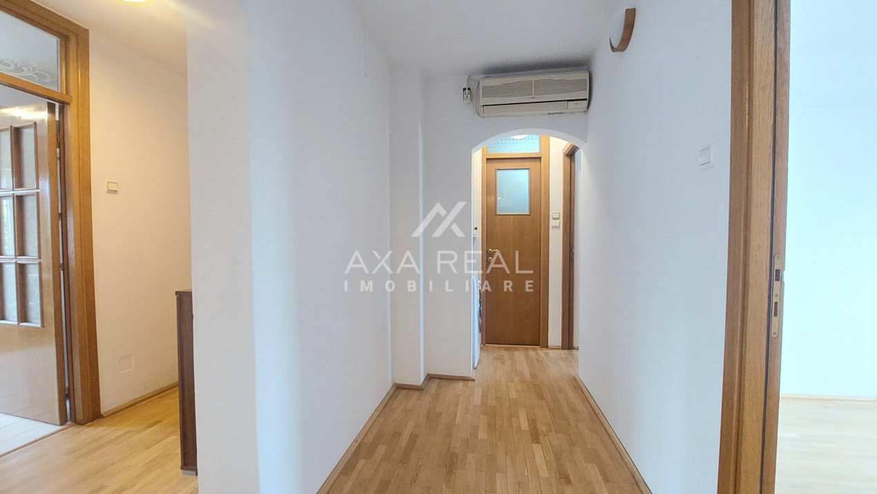 De vanzare 4 camere: spațiu, lumină și intimitate - central: Decebal