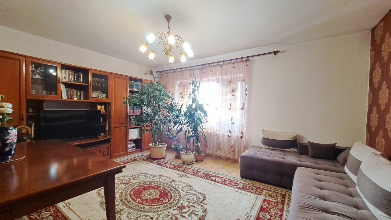 De vanzare I 3 camere Nerva Traian - adiacent I et. 7 I Decomandat I