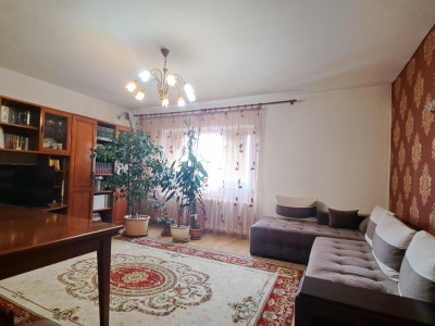 De vanzare I 3 camere Nerva Traian -Scoala 81 I