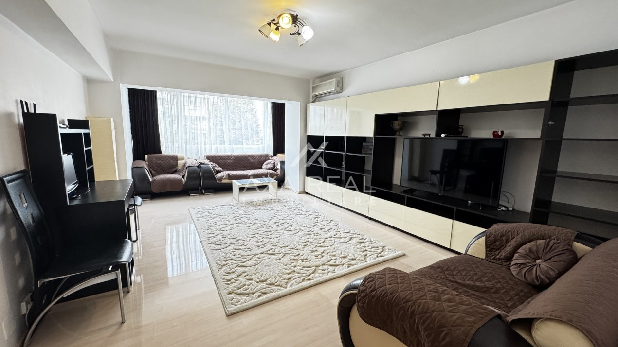 De vanzare 3 camere | Bd. Decebal | Etaj 2/8 | 92 mp | 2 băi 