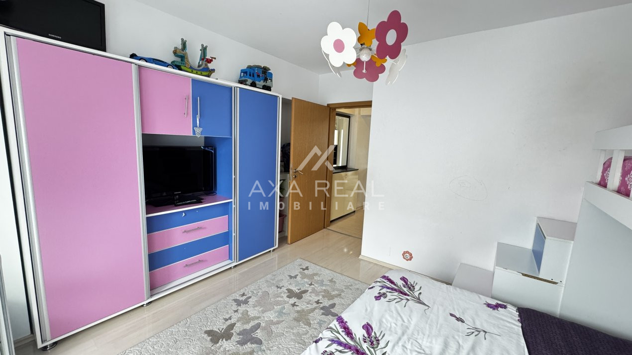 De vanzare 3 camere | Bd. Decebal | Etaj 2/8 | 92 mp | 2 băi 