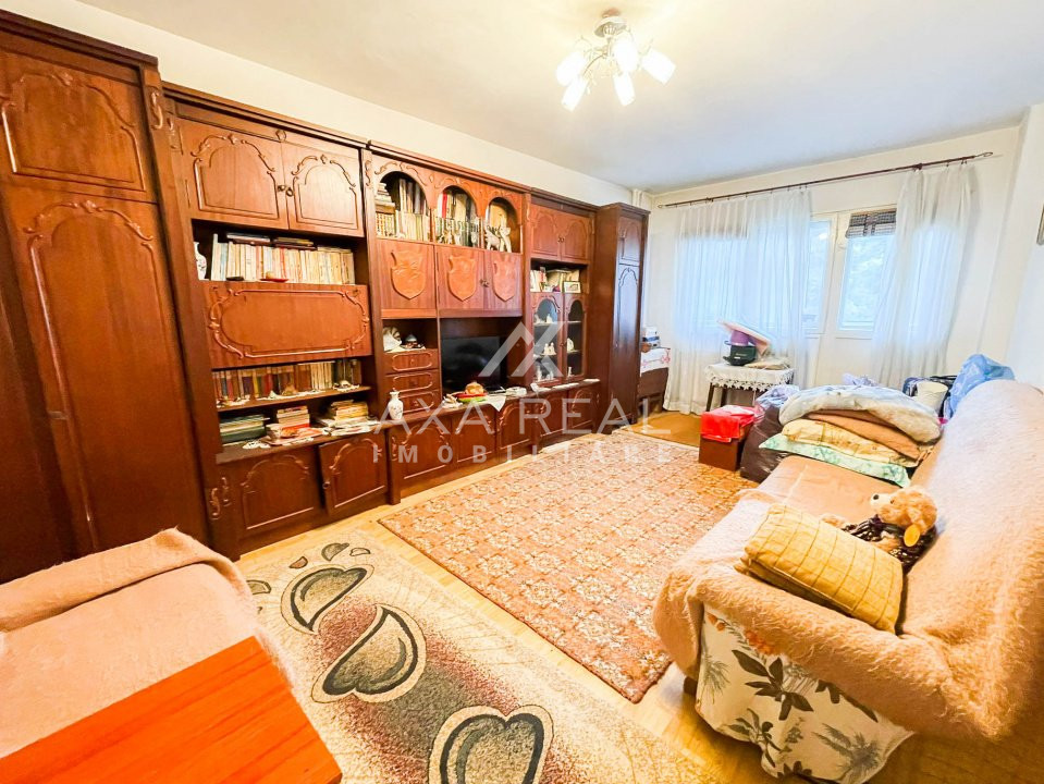 Bd. Basarabia 3 cam,decomandat,etaj 1,bloc reabilitat,an 1983