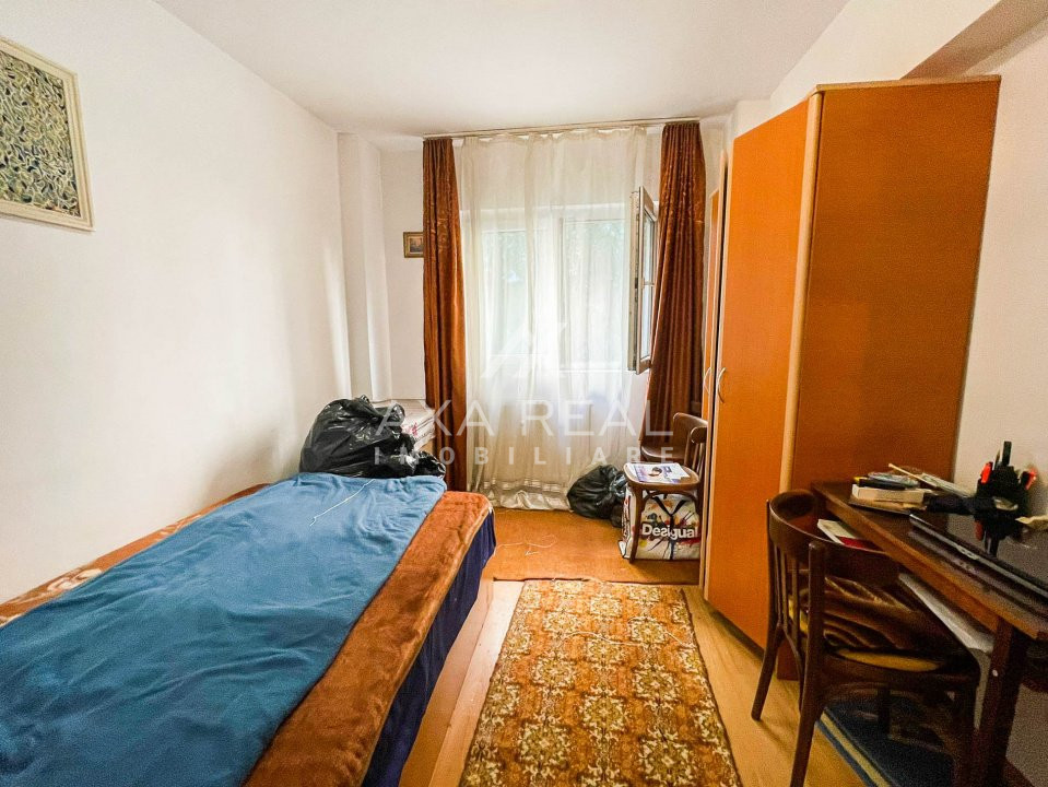 Bd. Basarabia 3 cam,decomandat,etaj 1,bloc reabilitat,an 1983