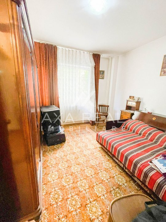 Bd. Basarabia 3 cam,decomandat,etaj 1,bloc reabilitat,an 1983