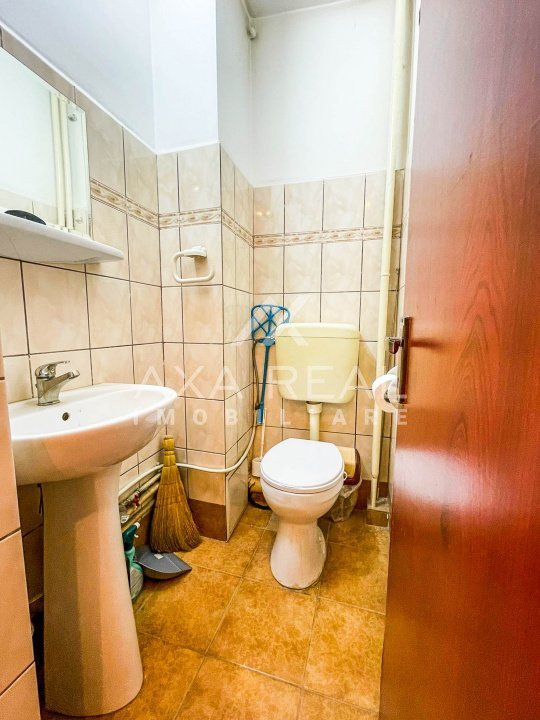 Bd. Basarabia 3 cam,decomandat,etaj 1,bloc reabilitat,an 1983