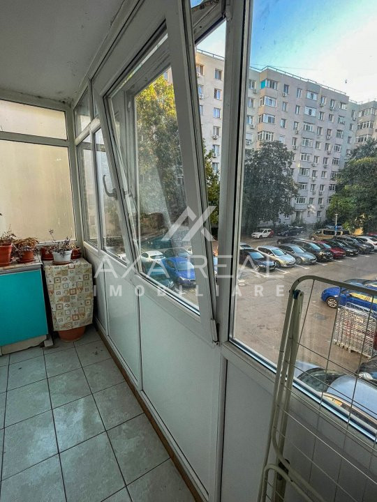 Bd. Basarabia 3 cam,decomandat,etaj 1,bloc reabilitat,an 1983