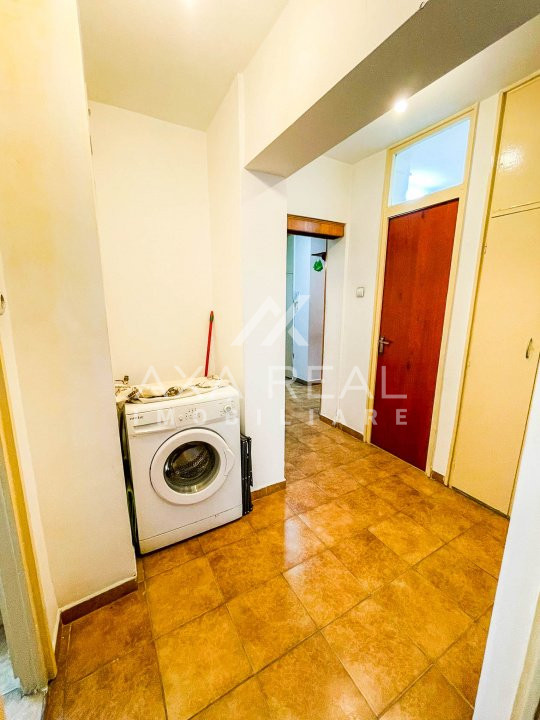 Bd. Basarabia 3 cam,decomandat,etaj 1,bloc reabilitat,an 1983