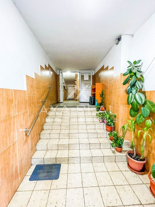 Bd. Basarabia 3 cam,decomandat,etaj 1,bloc reabilitat,an 1983