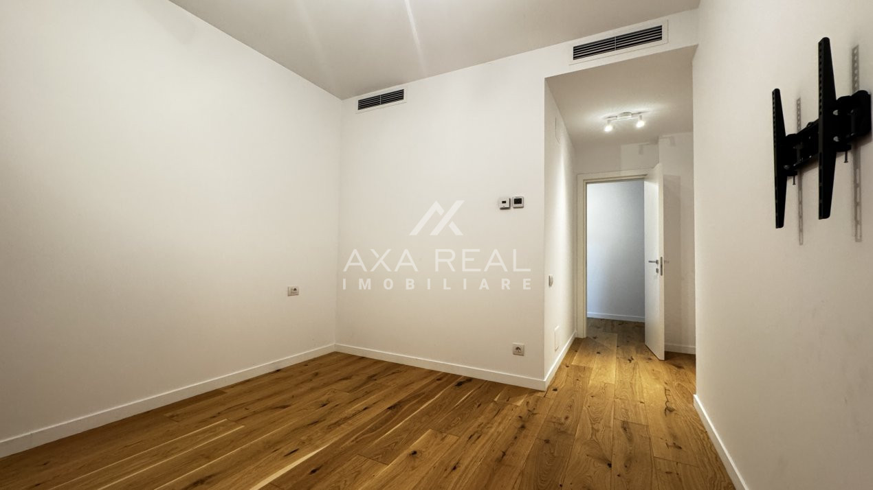 De închiriere 2 camere cu grădină în Amber Forest