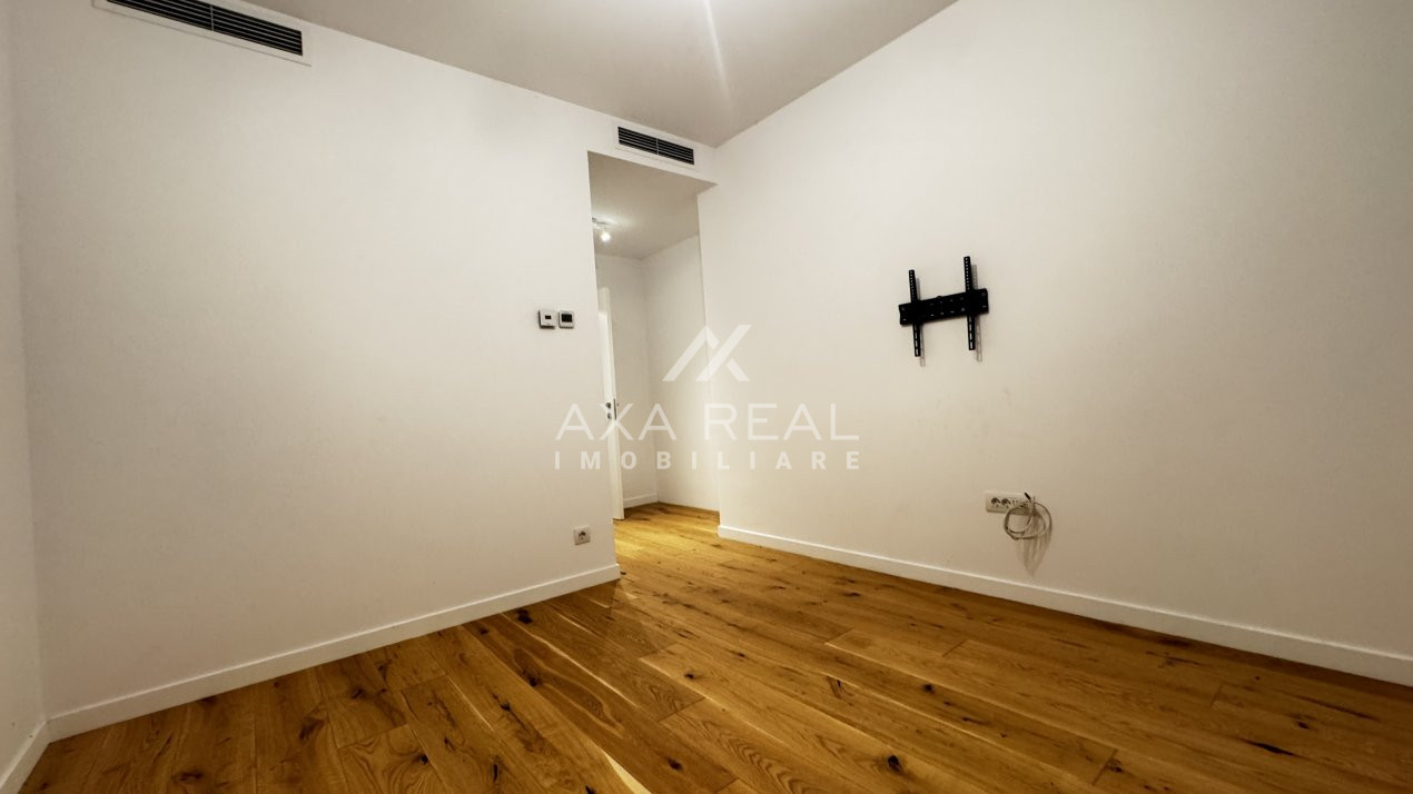 De închiriere 2 camere cu grădină în Amber Forest