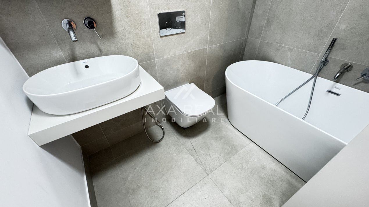 De închiriere 2 camere cu grădină în Amber Forest