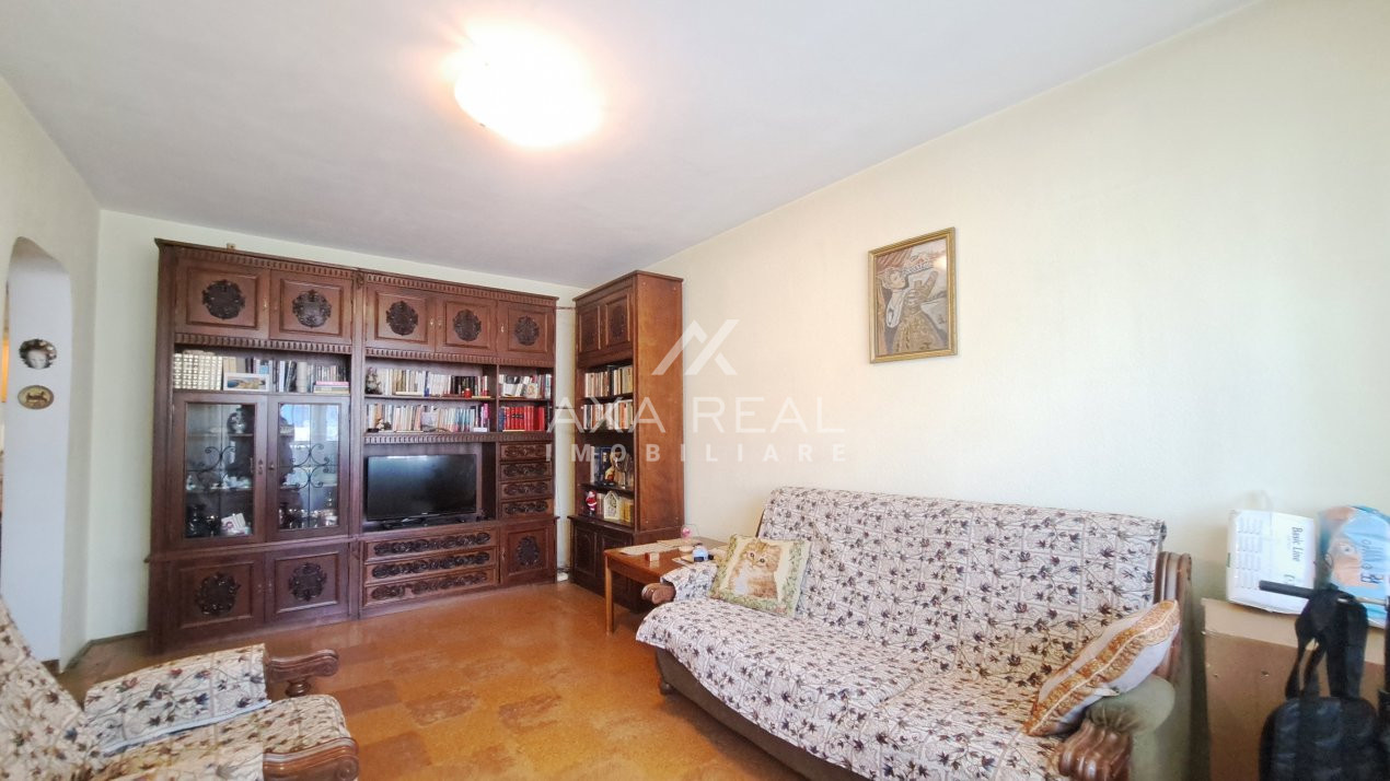 De vanzare - 3 camre Tineretului - metrou, parc, decomandat