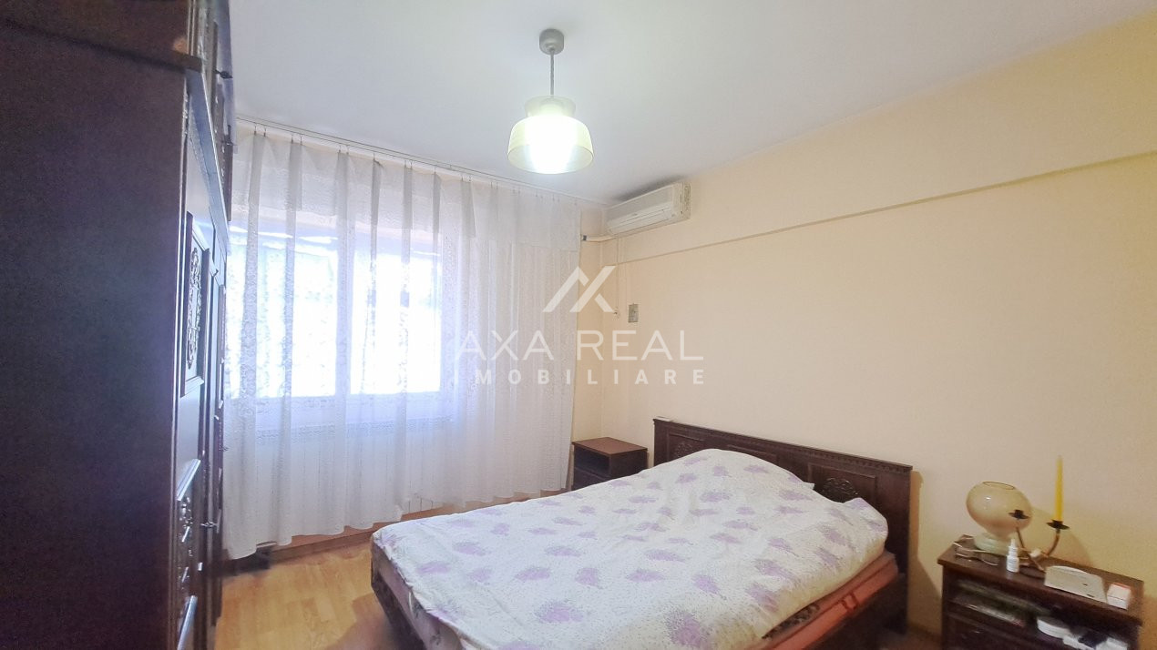 De vanzare - 3 camre Tineretului - metrou, parc, decomandat