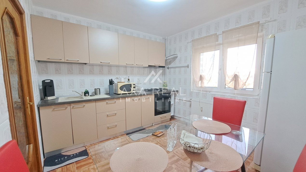 Inchiriere 3 camere Vitan Mall, et. 4