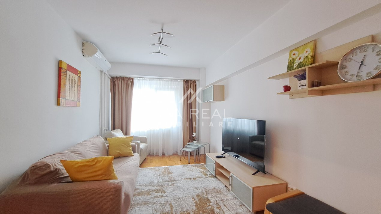 Inchiriere 4 camere Tei - Deleni, et. 7, decomandat