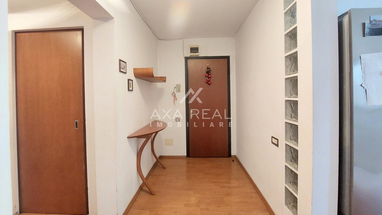 Ap. 3 camere, 90 mp, GARAJ propriu, Cernauti - bl. ANL, COMISION 0%