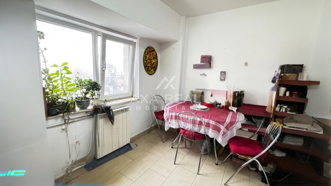 De vânzare 2 camere Bd.Unirii - Pța Alba Iulia. Oportunitate!