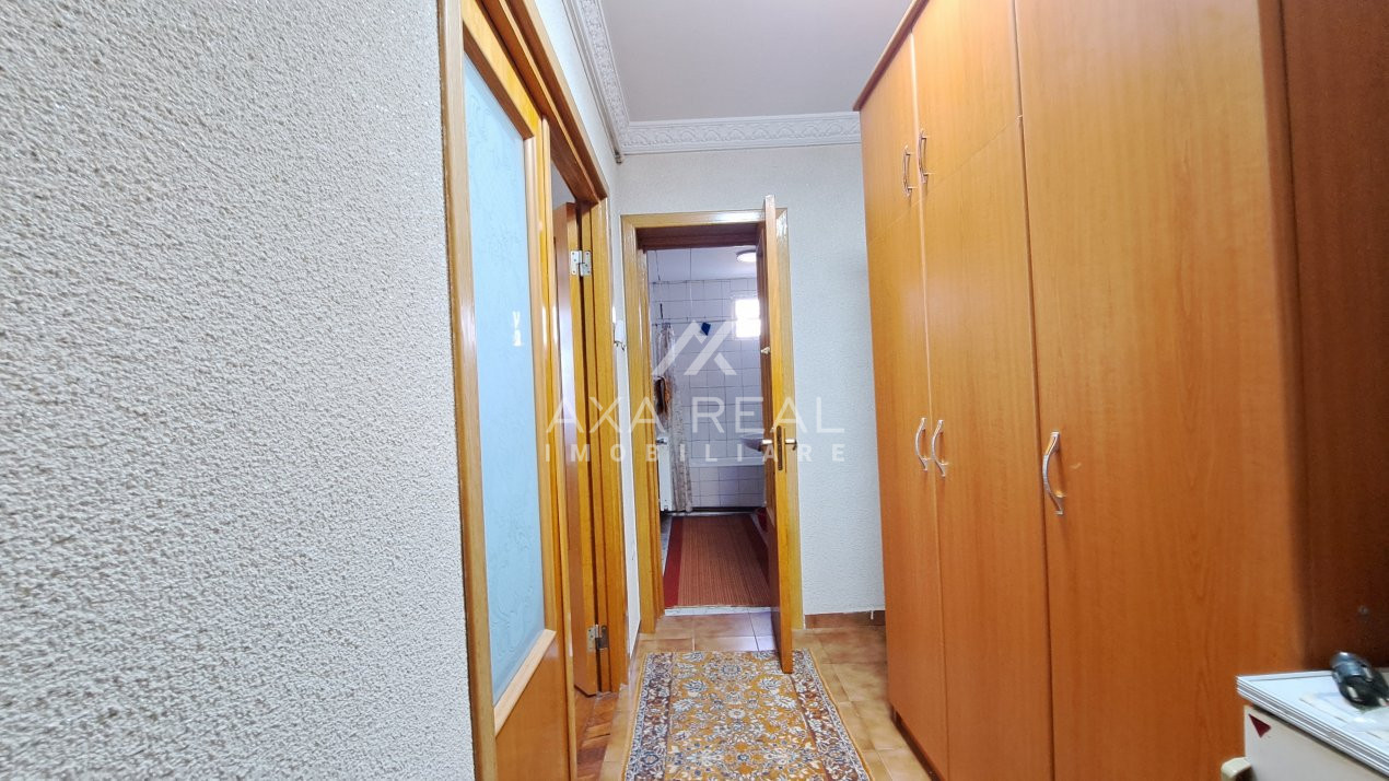 3 camere P.ta Minis, decomandat, centrala termica