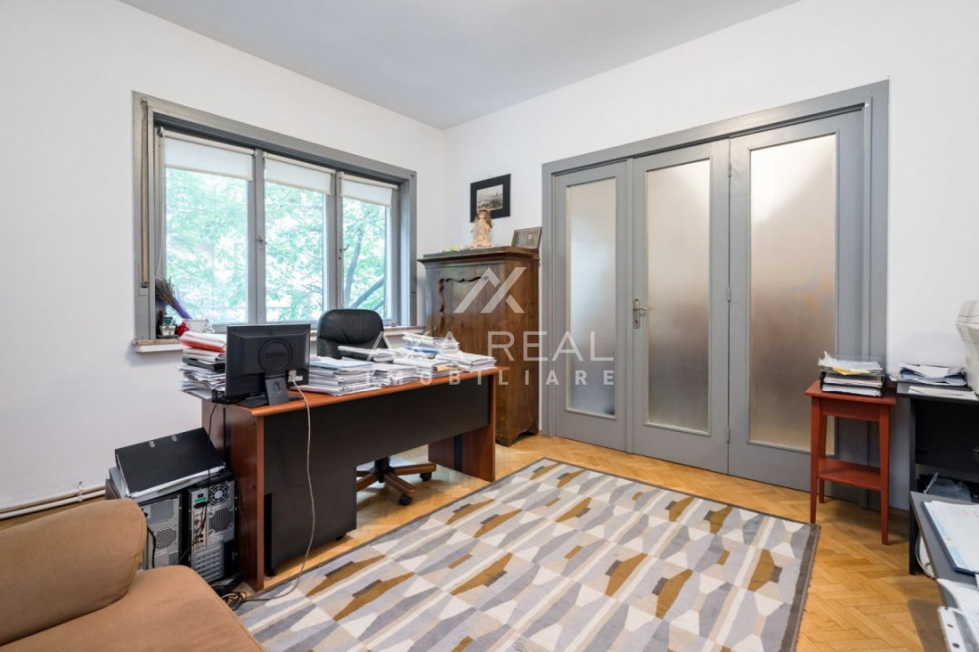 Apartament 3 camere pentru investiție 